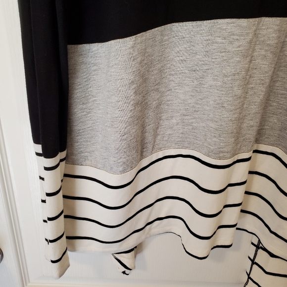 Truself Cardigan Sweater-Black/White/Grey (Size M) - Picture 14 of 15